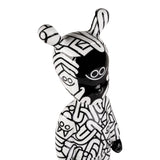 LLADRÓ PORCELAIN SCULPTURE "THE GUEST – LITTLE" BY DÍAZ-FAES IN BLACK AND WHITE. LIMITED SERIES 