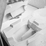 LLADRÓ PORCELAIN SCULPTURE "THE GUEST – LITTLE" BY DÍAZ-FAES IN BLACK AND WHITE. LIMITED SERIES 