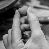 LLADRÓ PORCELAIN SCULPTURE "PUFFY – GENEROUS RABBIT" WITH RED HEART 