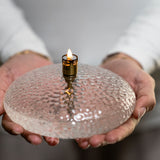 Lampada ad Olio Disc in Vetro Martellato e Ottone L - Peri Living