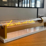 Elements Lighting – Tubo luminoso “La vie est belle”