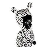 Porcelain sculpture "The Guest – Little" by Díaz-Faes in black and white. Limited Series. LLADRÓ